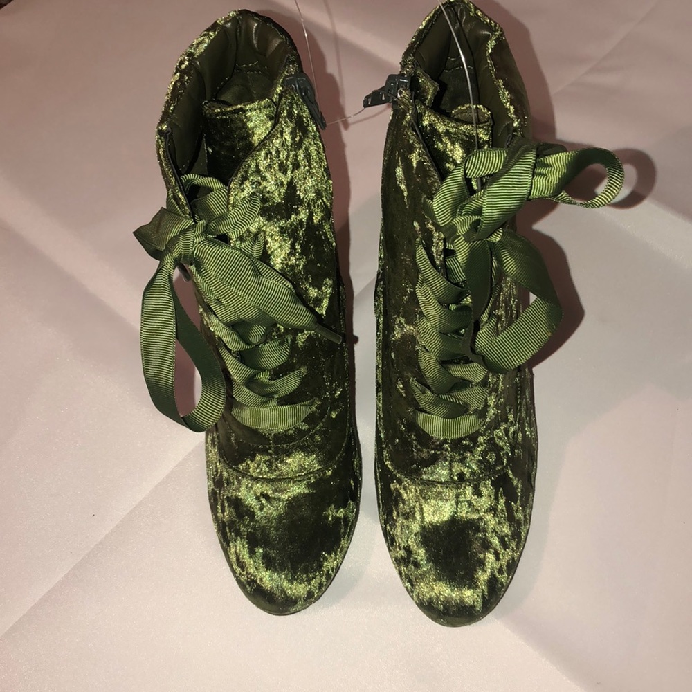 BAMBOO Money Green Velvet Booties - Picture 3 of 3